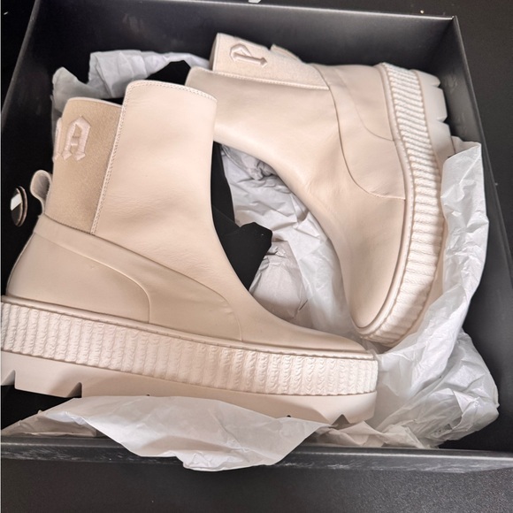 NIB - PUMA x FENTY Chelsea Sneaker Boots in Vanilla Ice - Picture 11 of 14